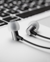 Audifonos grises