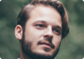 Foto de la persona mencionada